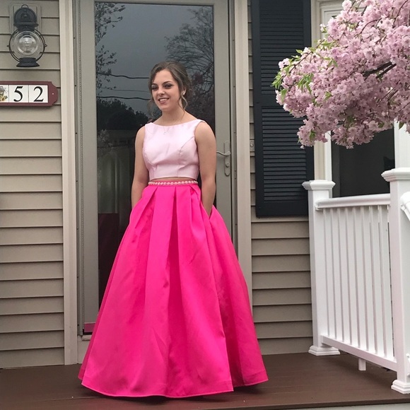 Ellie Wilde 2 piece prom dress - Picture 3 of 3